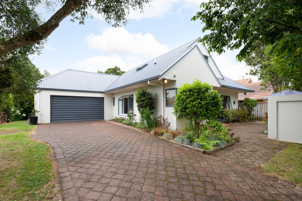 9 Ayrshire Drive Lodge Real Estate